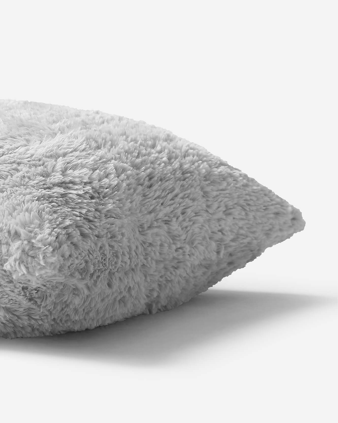 Breathable Faux Fur Comforter Bundle - Image 17