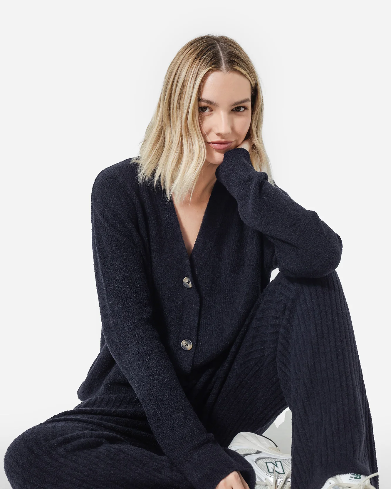 Cloud Cool Oversized Ribbed Buttoned Cardigan - Image 4