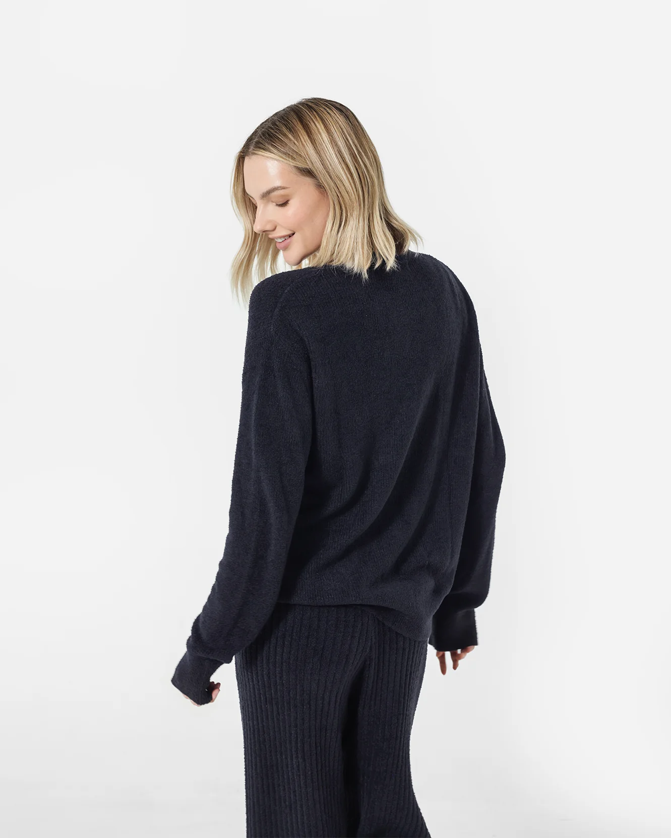 Cloud Cool Oversized Ribbed Buttoned Cardigan - Image 5