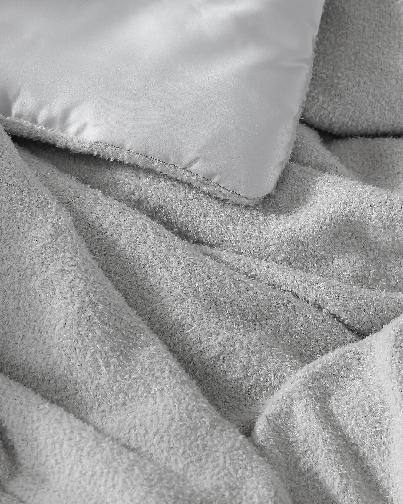 Cloud Cooling Comforter - Image 12
