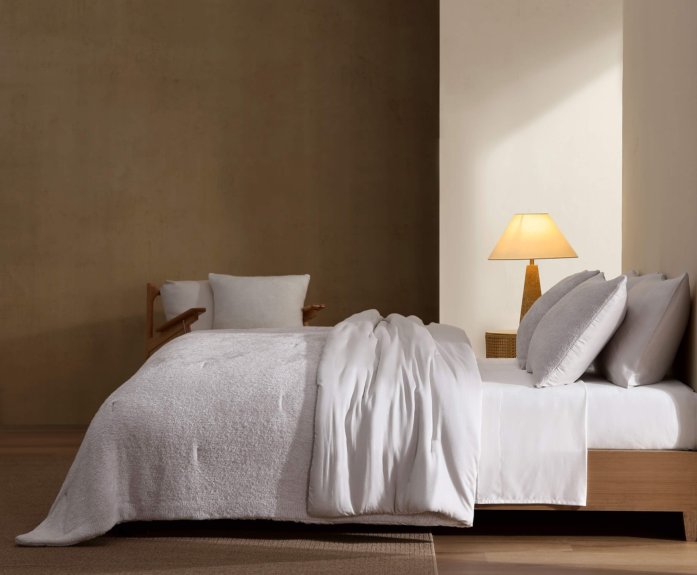 Cloud Silque Stitch Comforter - Image 11
