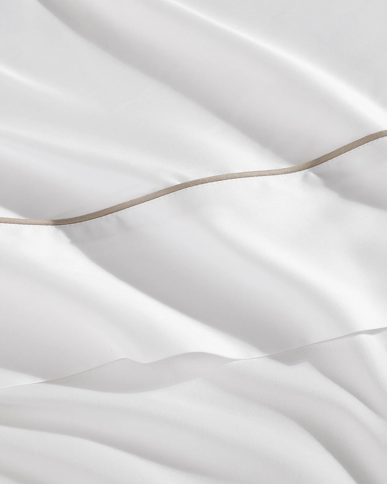 Luxe Bamboo Top Sheet with Piping - Image 5
