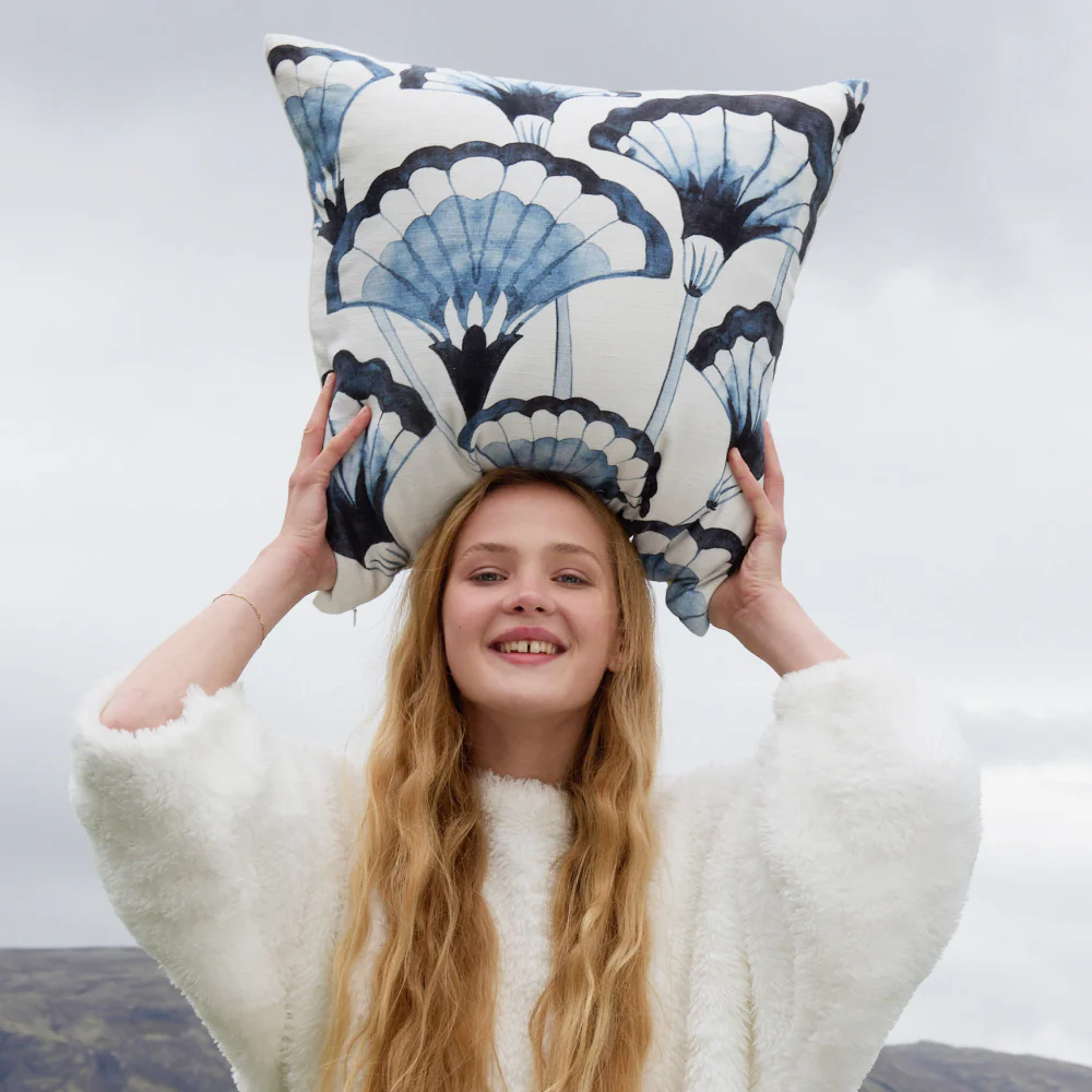 Pampas Throw Pillow - Image 3