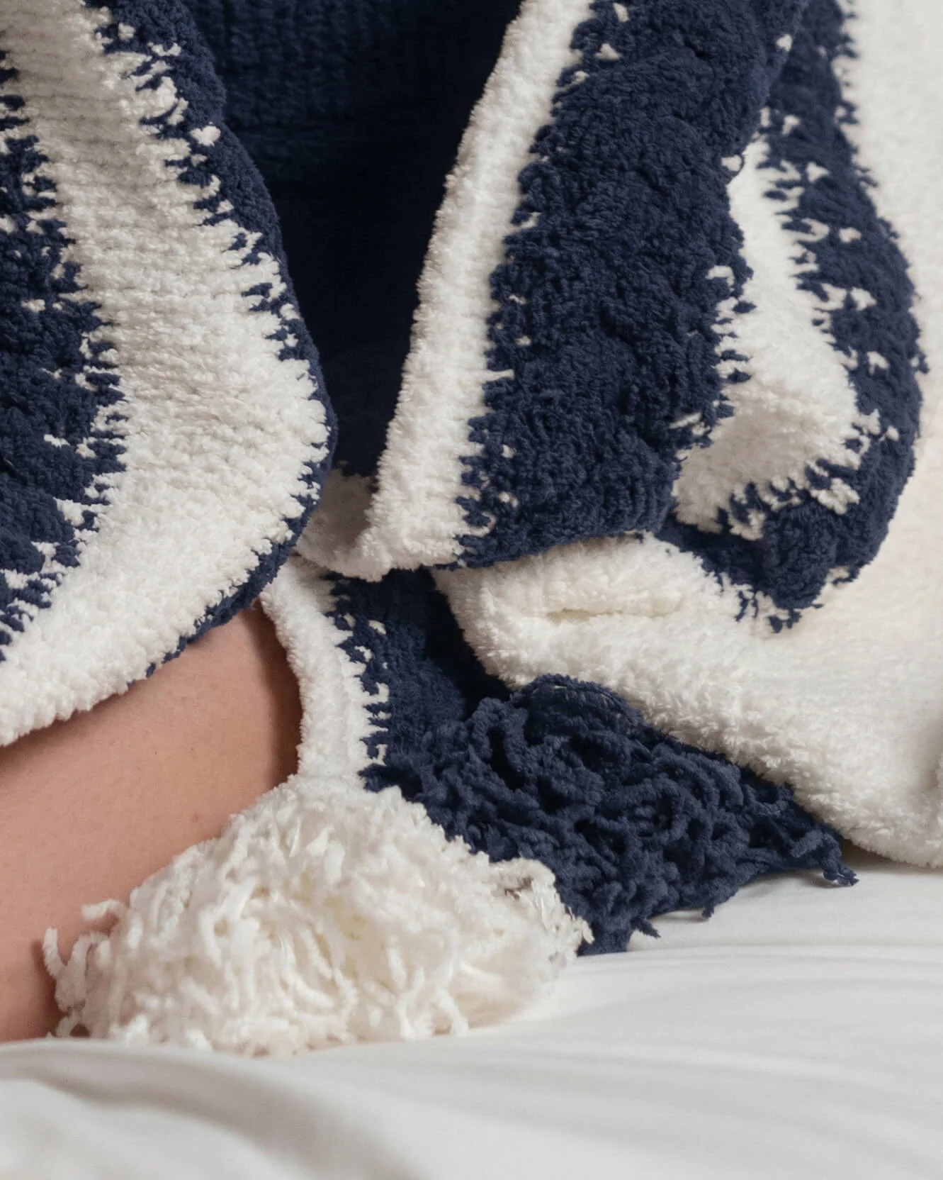 Snug Braided Two-Stripes Throw - Image 7
