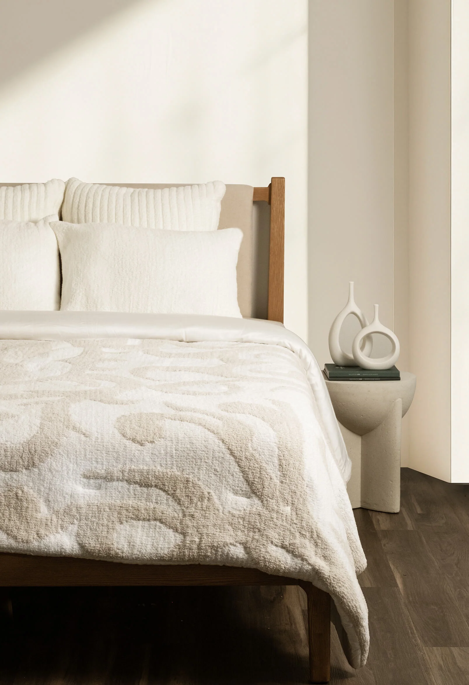 Snug Casablanca Comforter - Image 4