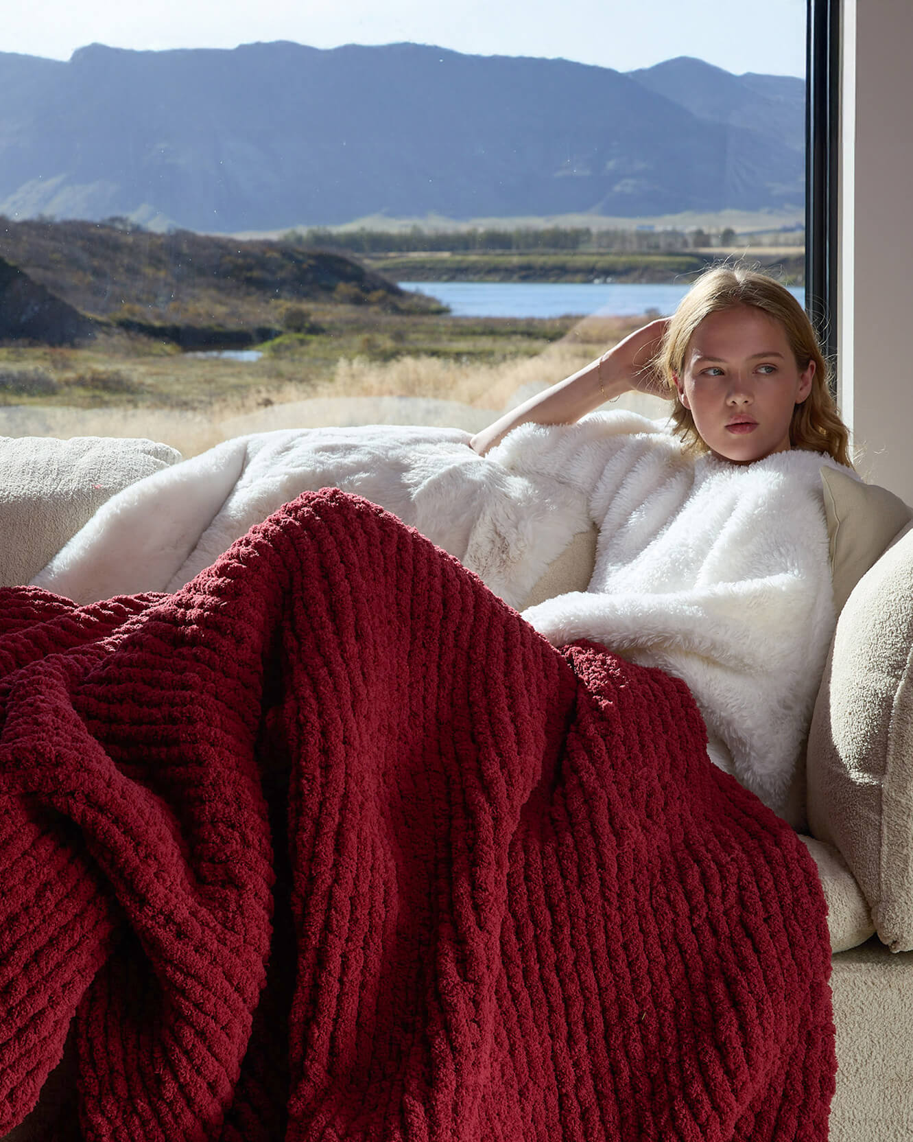 Snug Chunky Knit Throw - Image 3