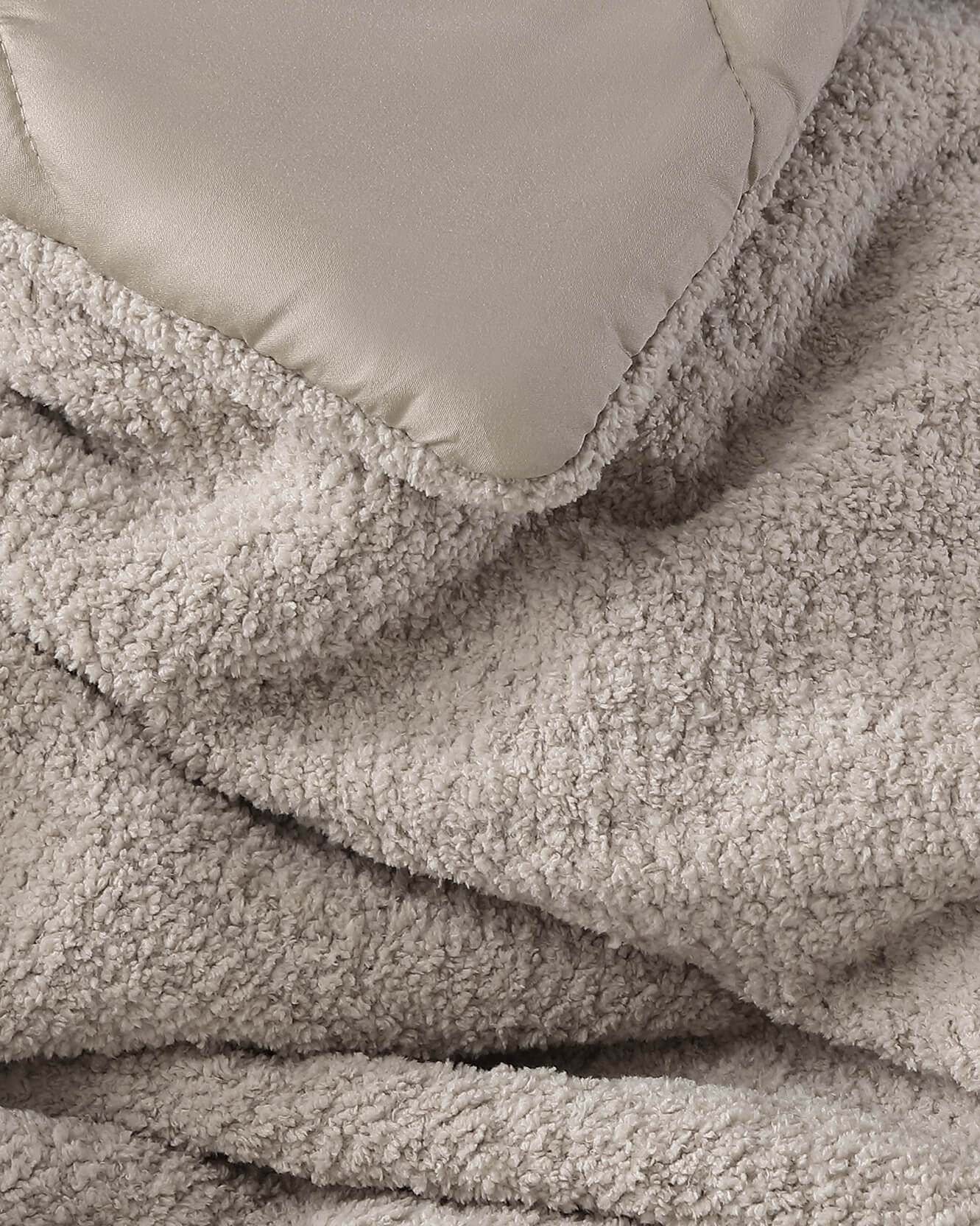 Snug Cooling Comforter - Image 6
