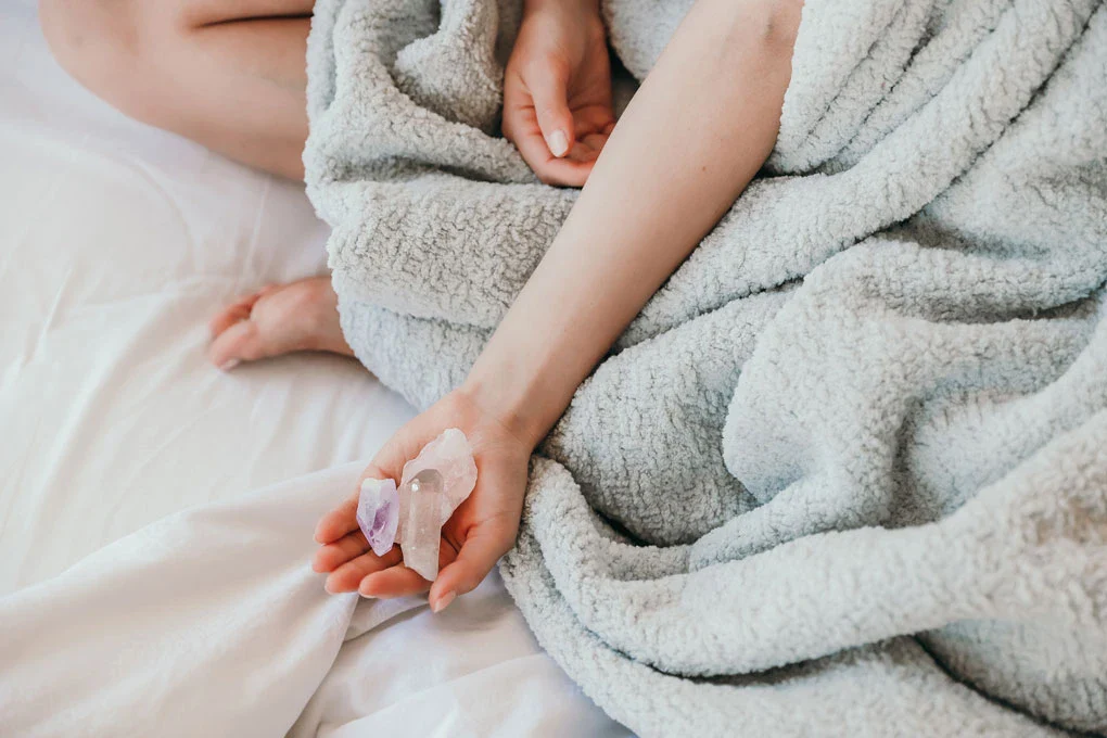 Snug Crystal Weighted Blanket - Image 11