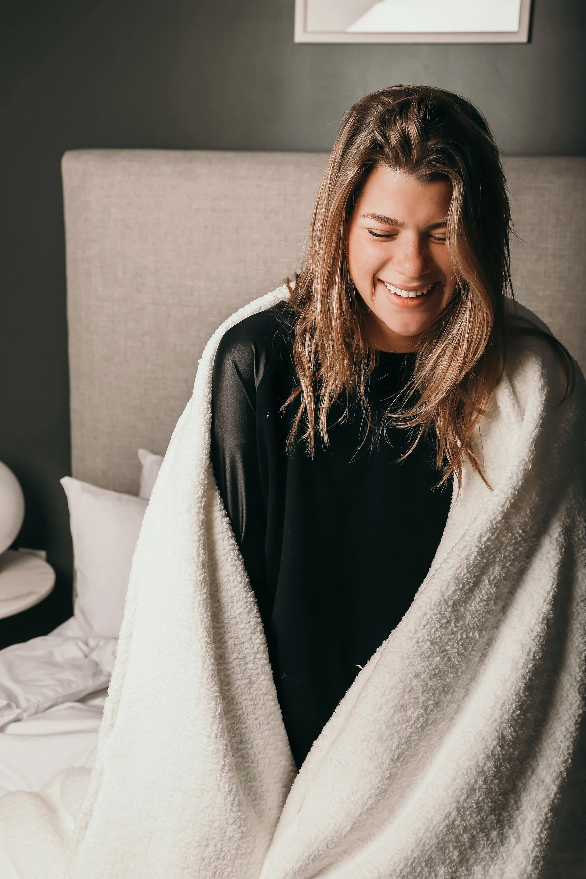 Snug Crystal Weighted Blanket - Image 5