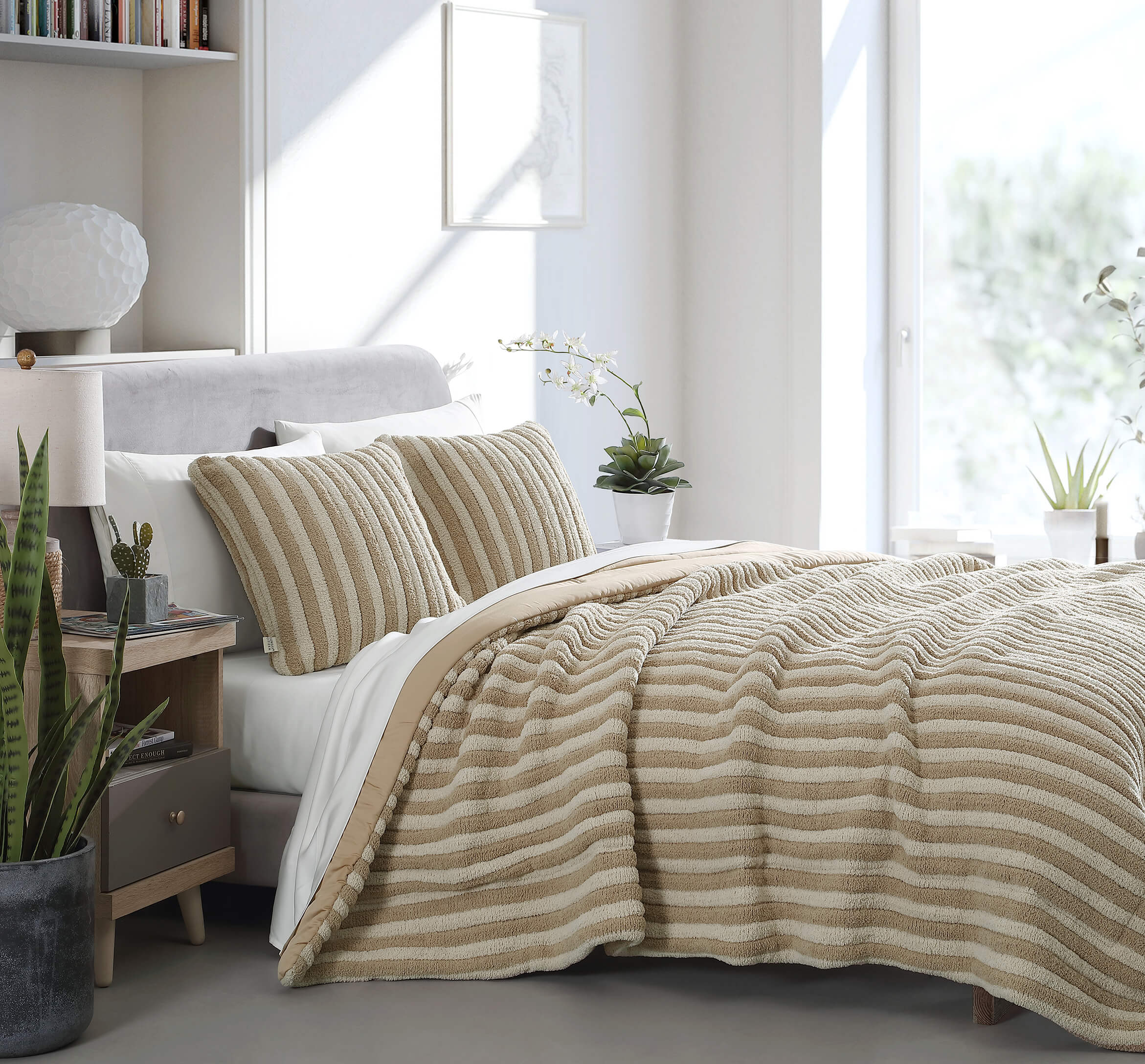 Snug Piped Comforter - Image 12