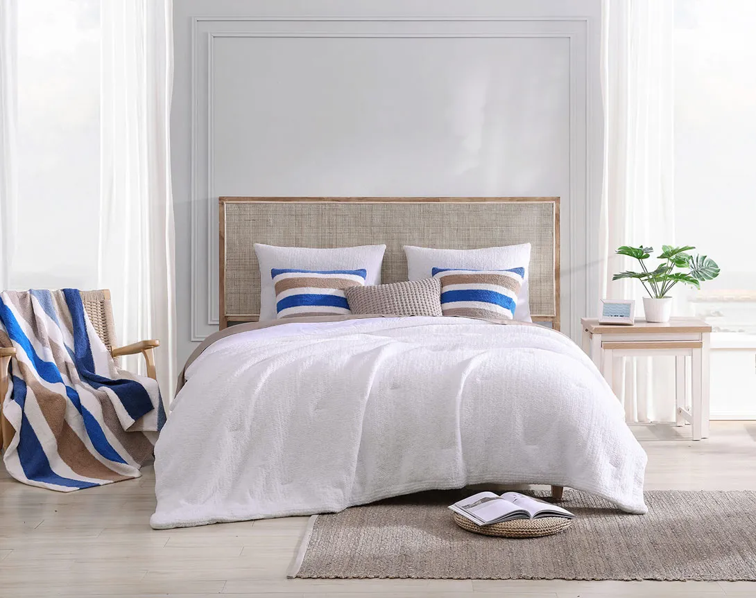 Snug Stitch Comforter - Image 3