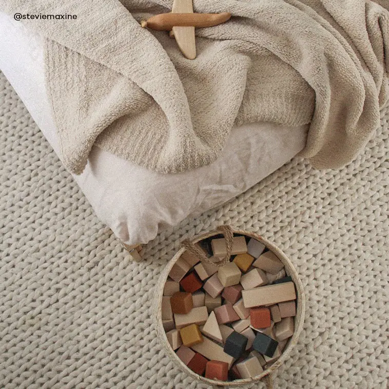 Snug Throw - Image 19